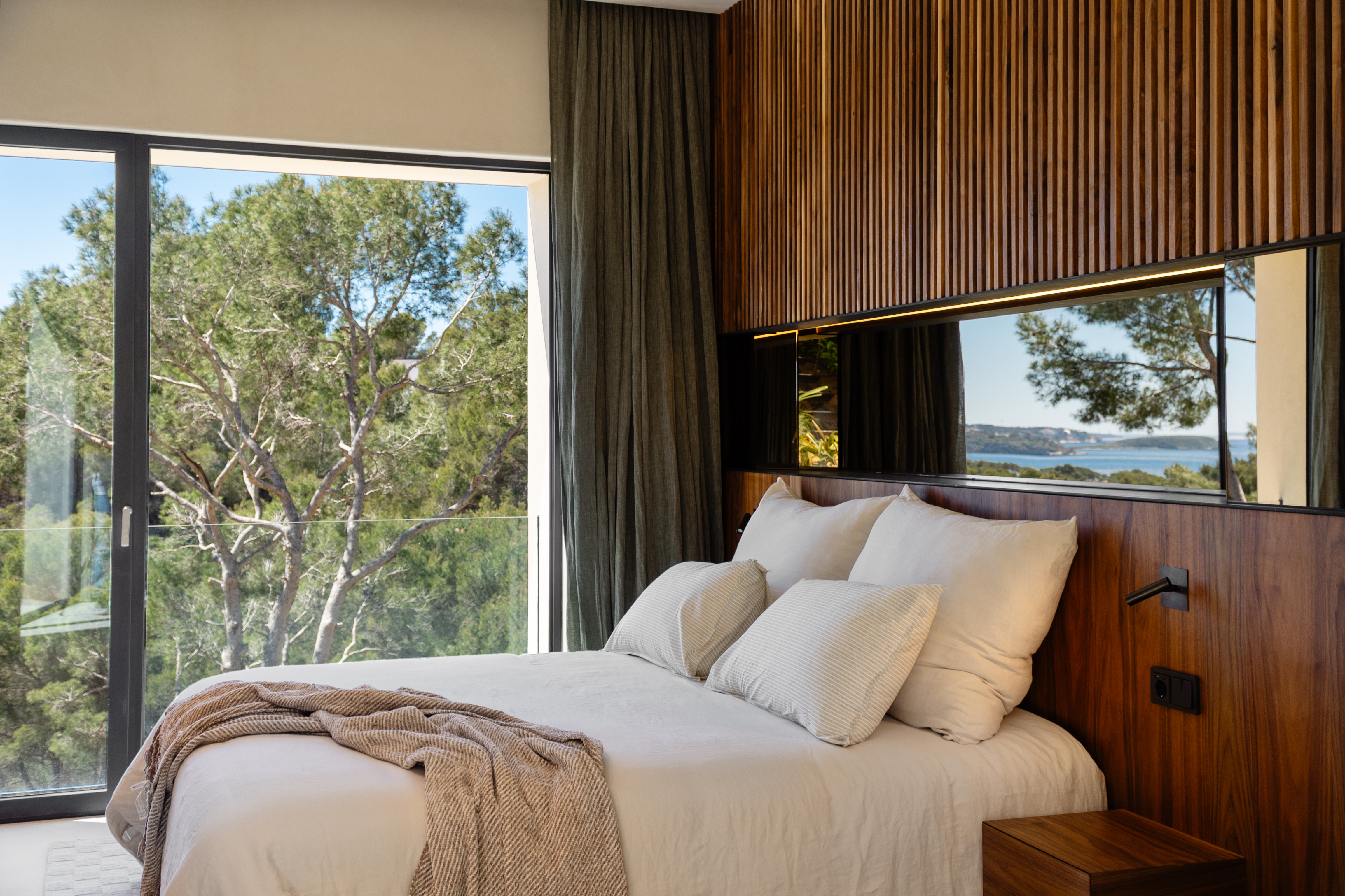 Luxury villa with panoramic sea views in Costa d'en Blanes 7
