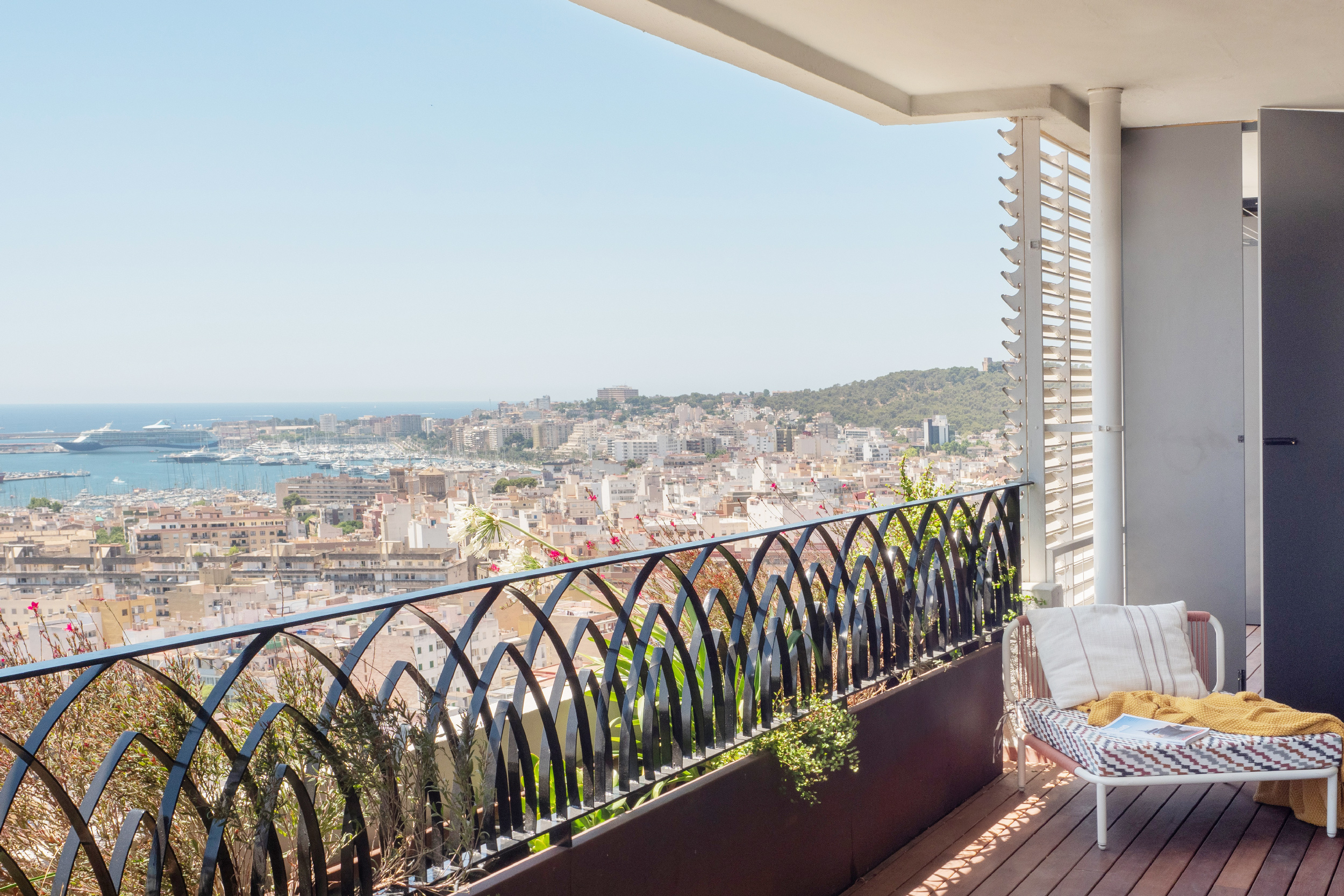 Stunning apartment with panoramic sea and Palma bay views 33