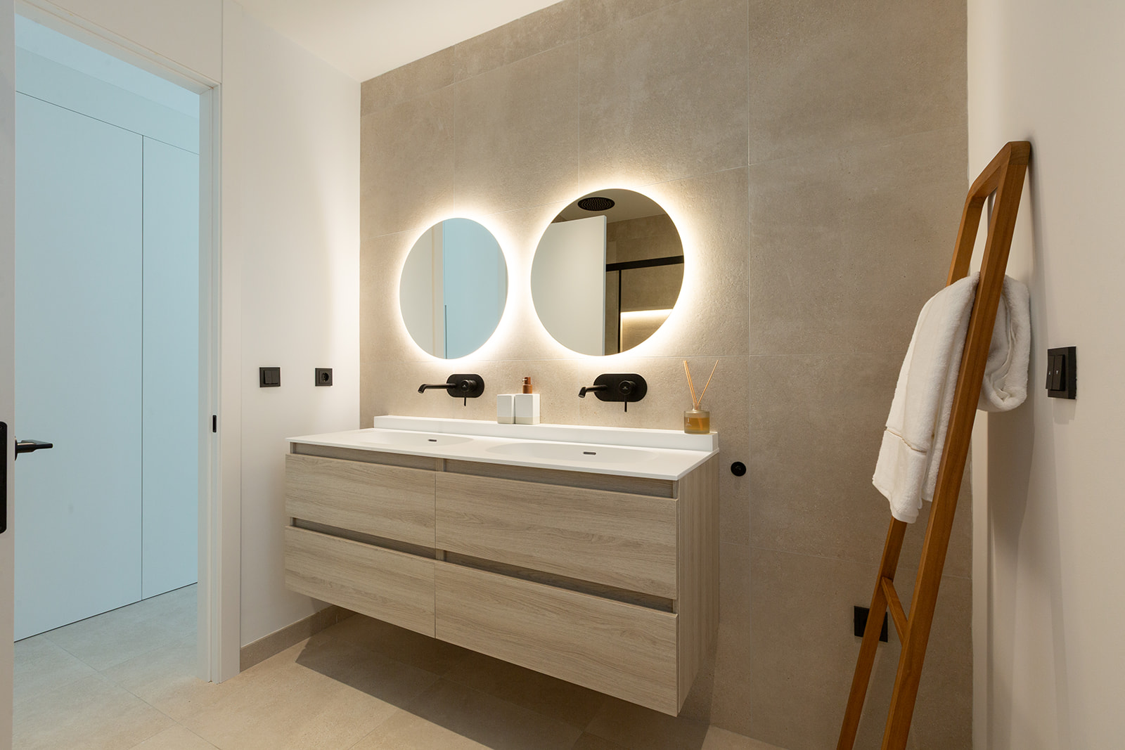 Reformed apartment with generous terrace in Son Armadams, Palma 56
