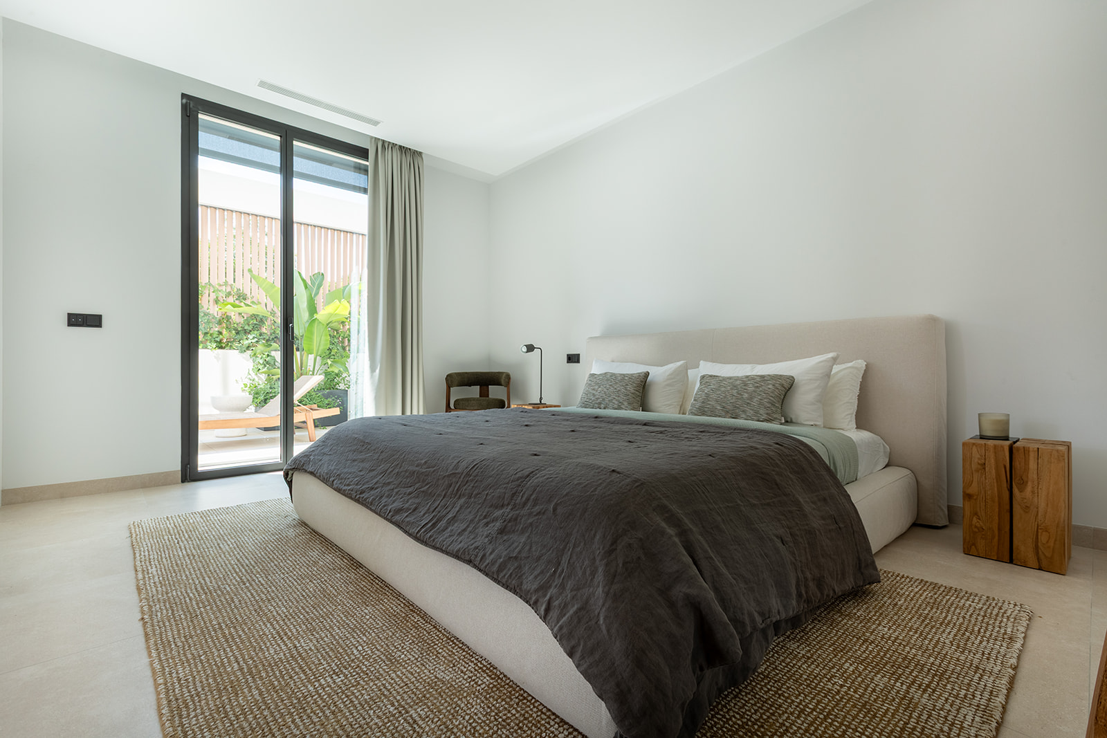 Reformed apartment with generous terrace in Son Armadams, Palma 58