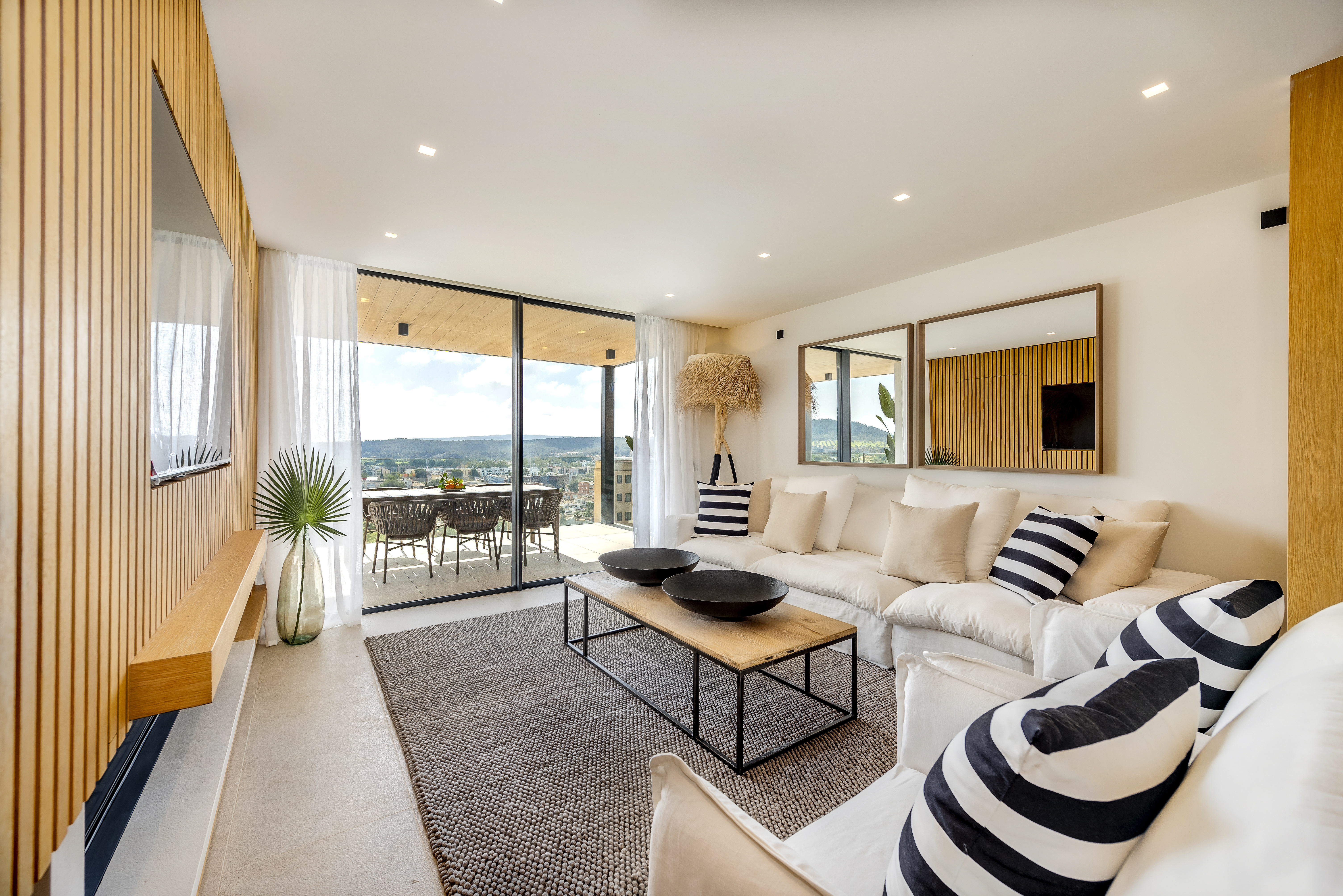 Exclusive penthouse in Santa Ponsa with private rooftop pool, sea views & luxury finishes 25
