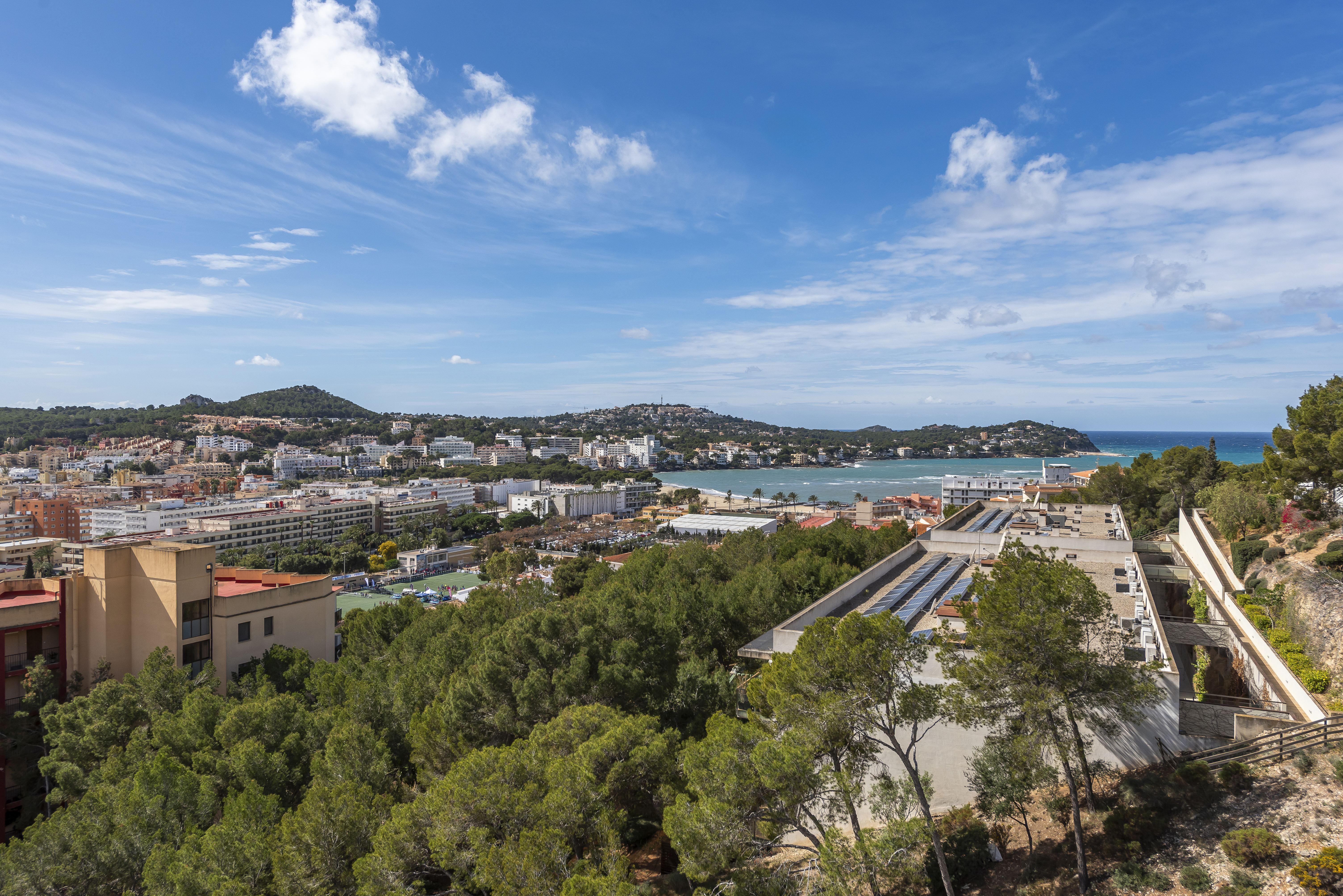 Exclusive penthouse in Santa Ponsa with private rooftop pool, sea views & luxury finishes 32