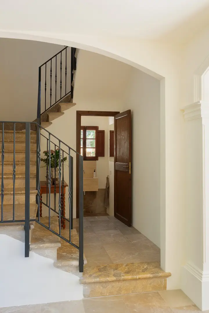 Reformed house with captivating views in Palma 26