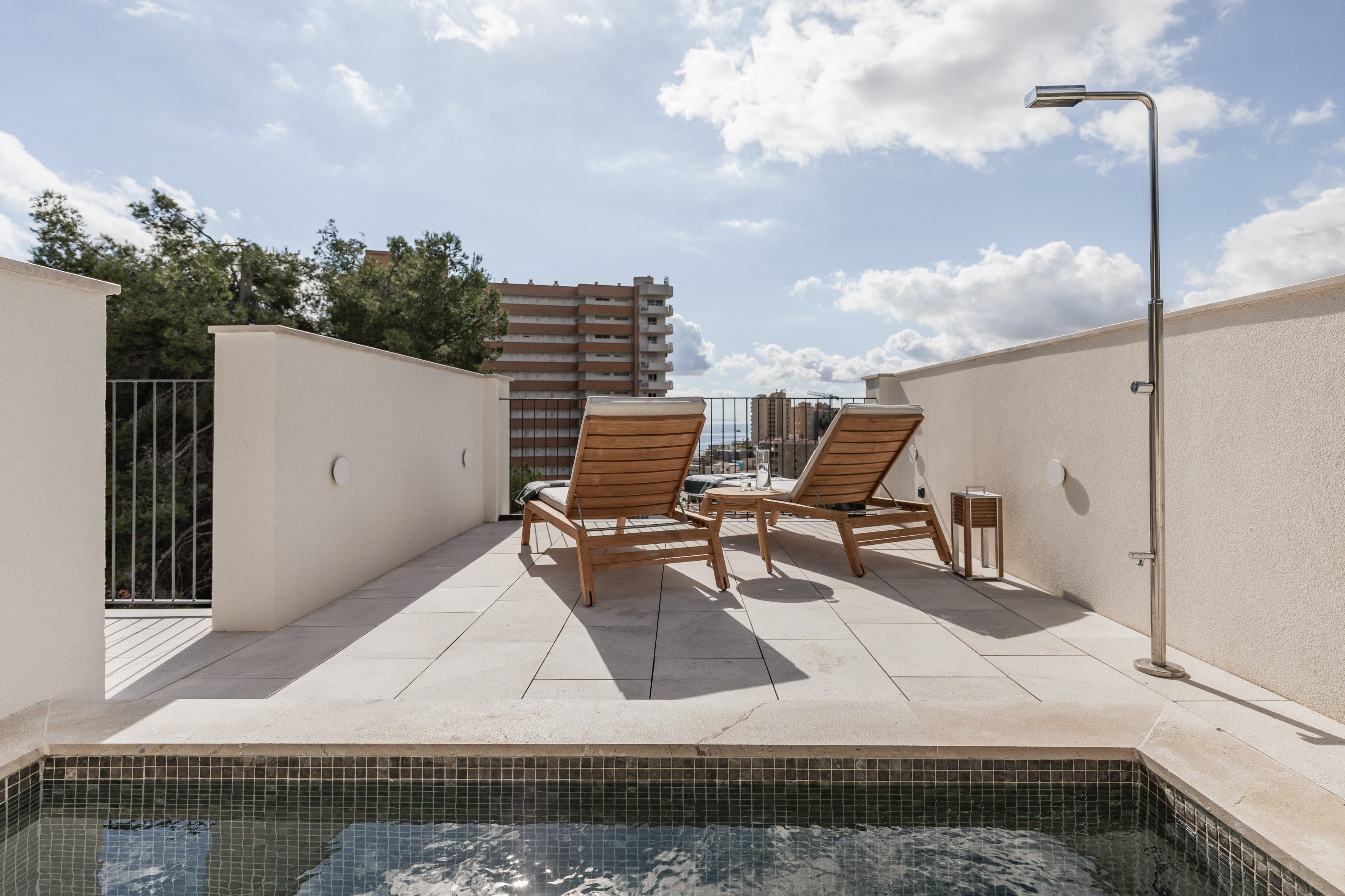 Penthouse with pool in Cala Major