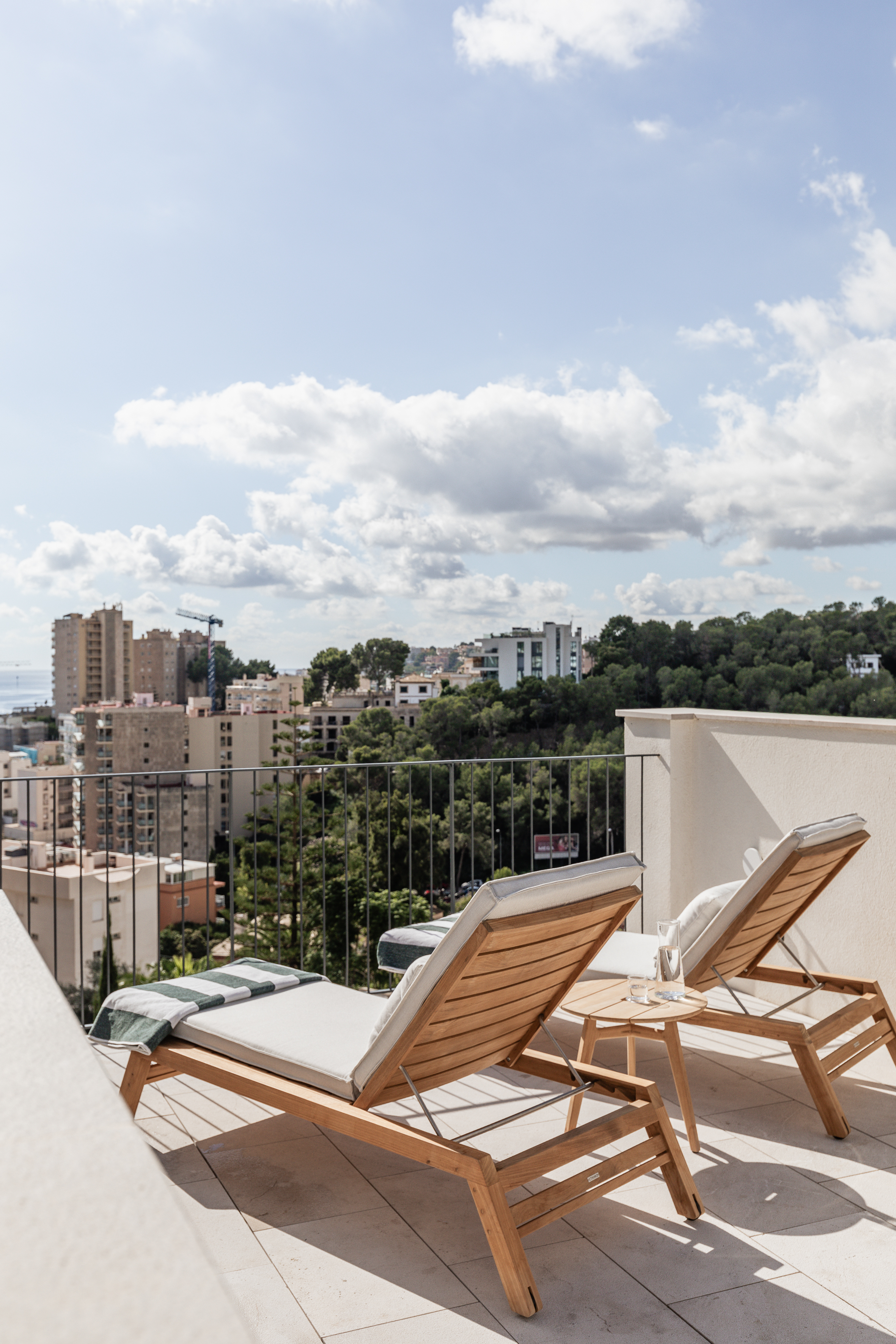 Penthouse with pool in Cala Major