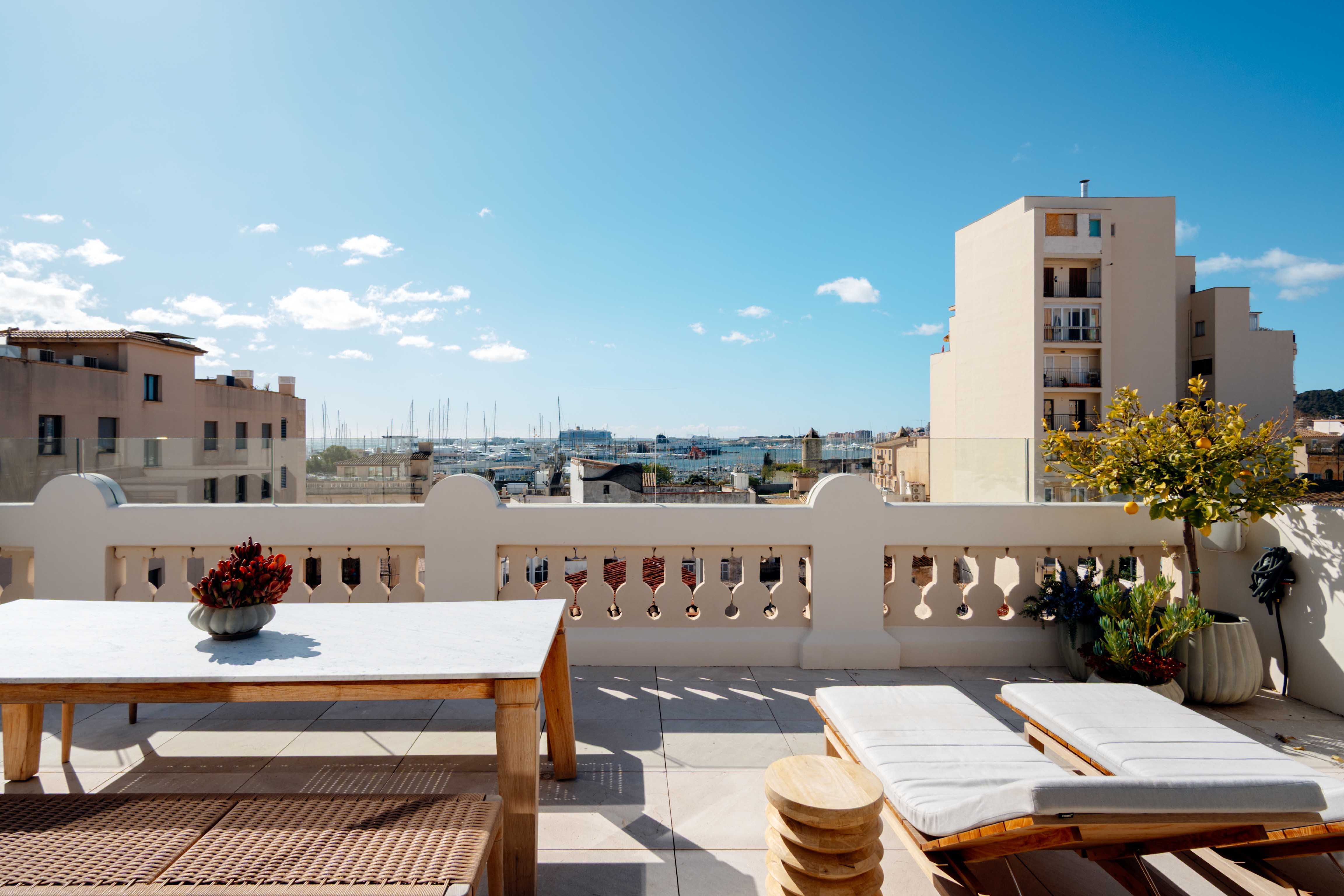 Duplex penthouse with sea views in Santa Catalina