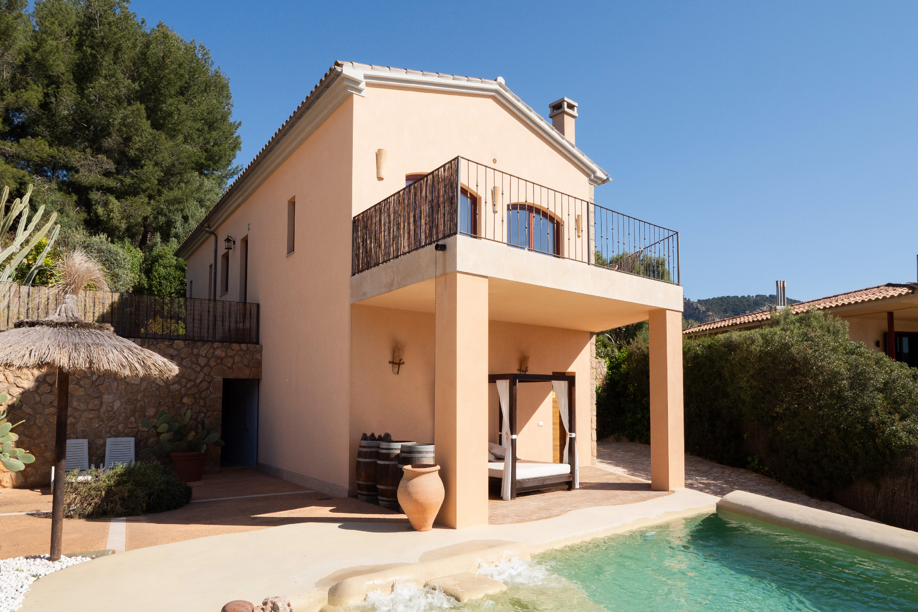 Detached house with pool and garden in Puigpunyent