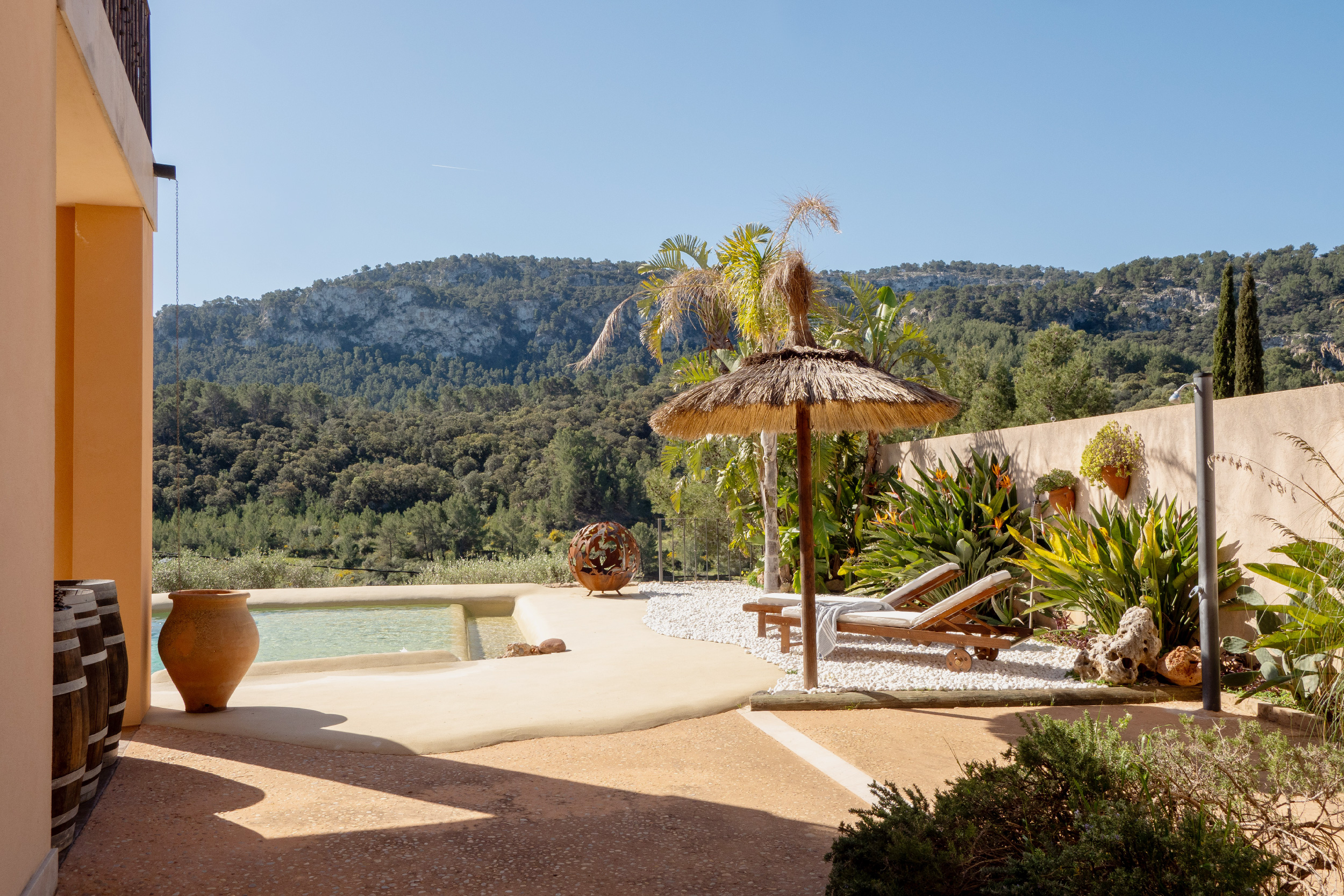 Detached house with pool and garden in Puigpunyent