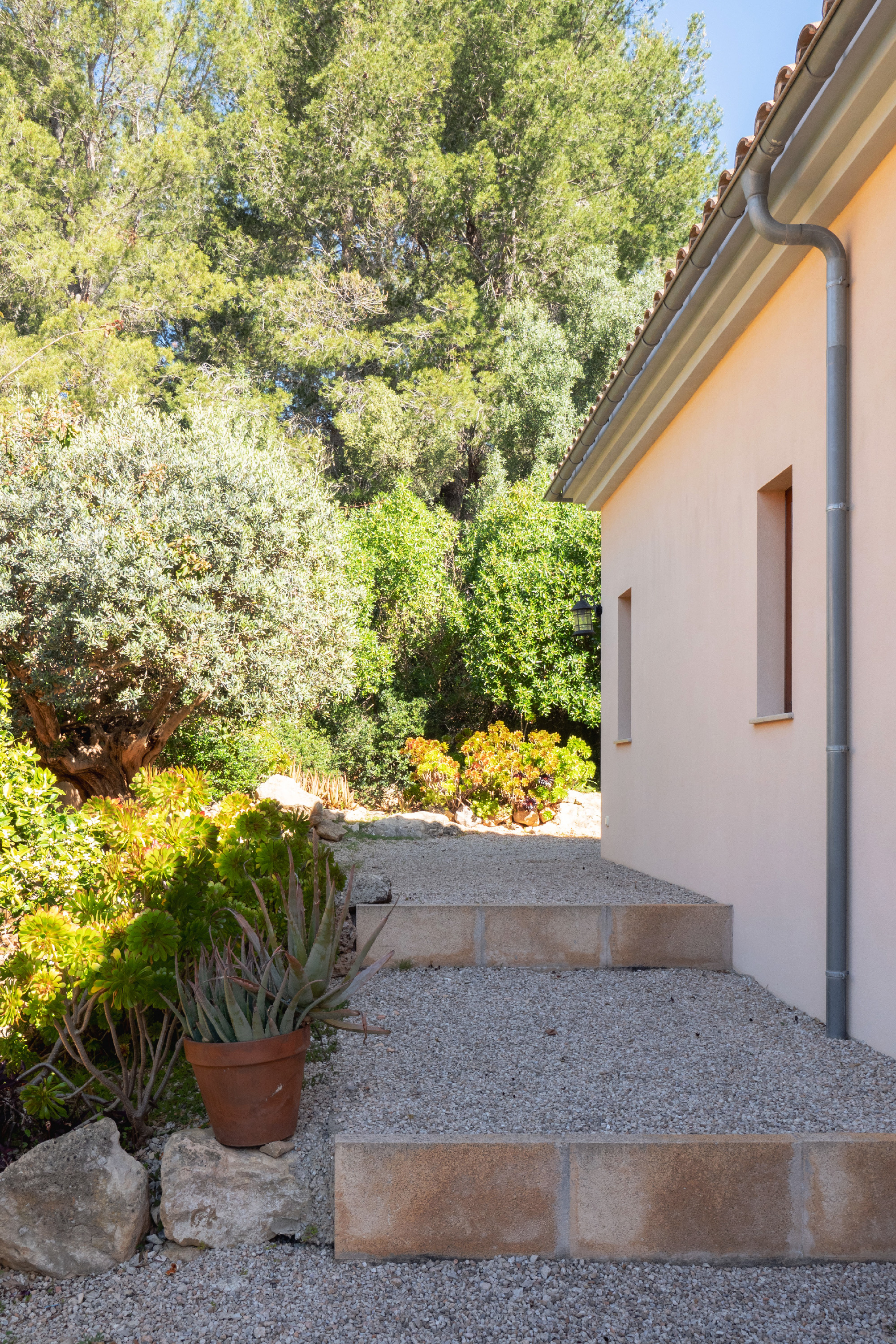 Detached house with pool and garden in Puigpunyent