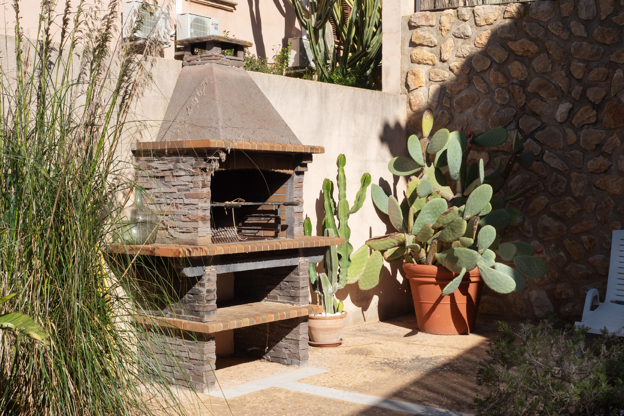 Detached house with pool and garden in Puigpunyent