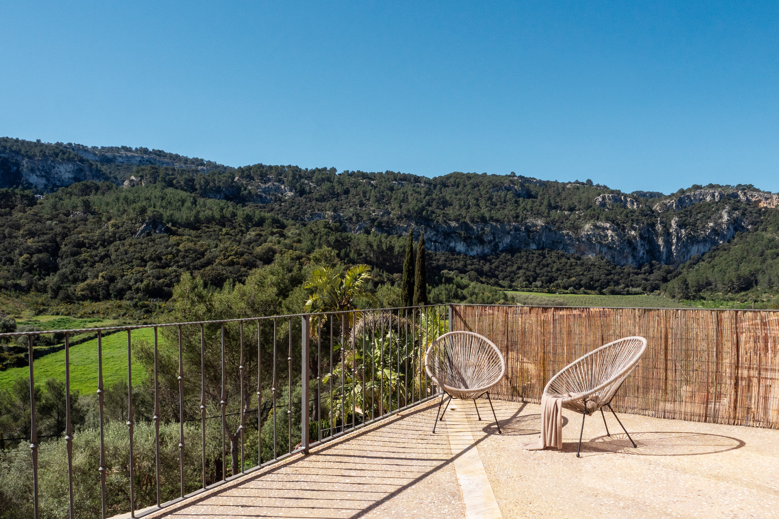 Detached house with pool and garden in Puigpunyent