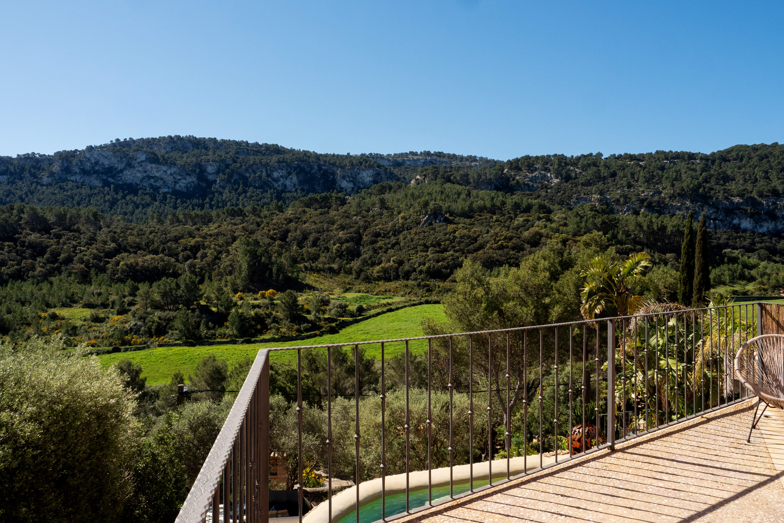Detached house with pool and garden in Puigpunyent