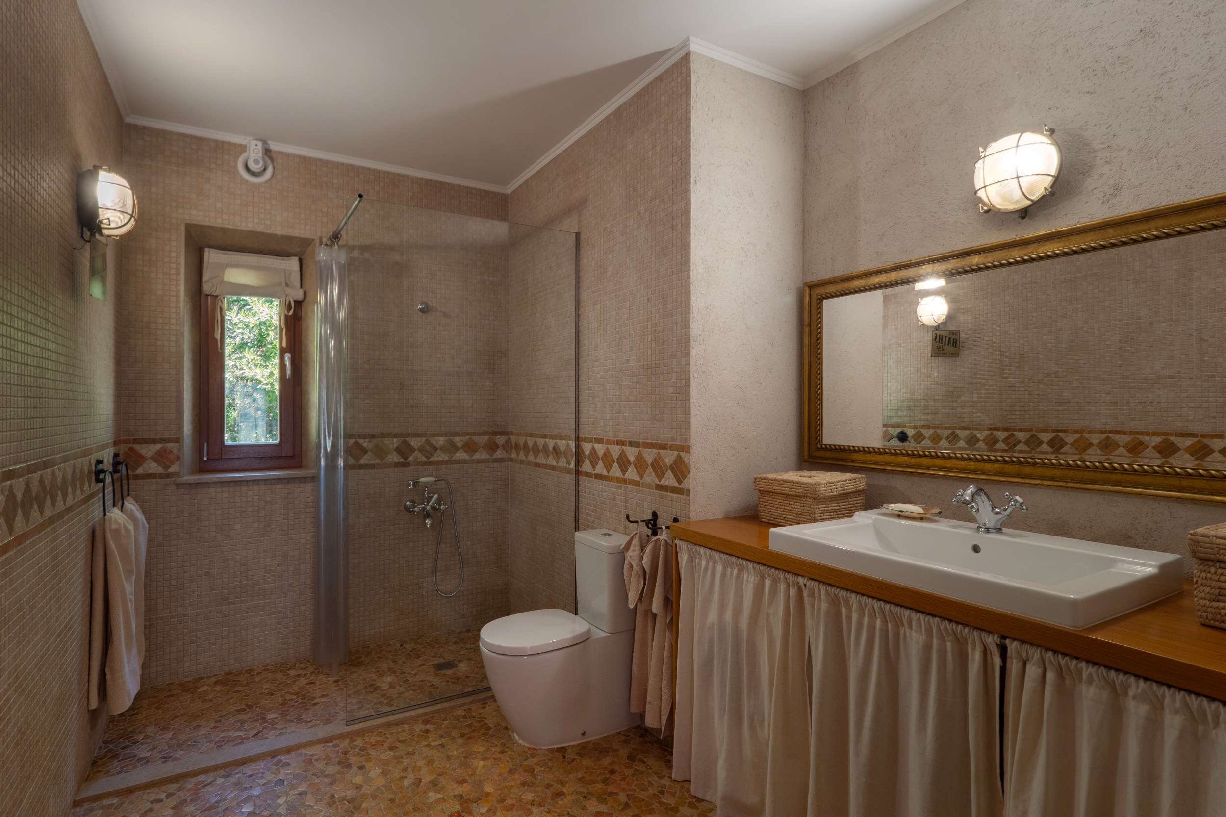 Detached house with pool and garden in Puigpunyent