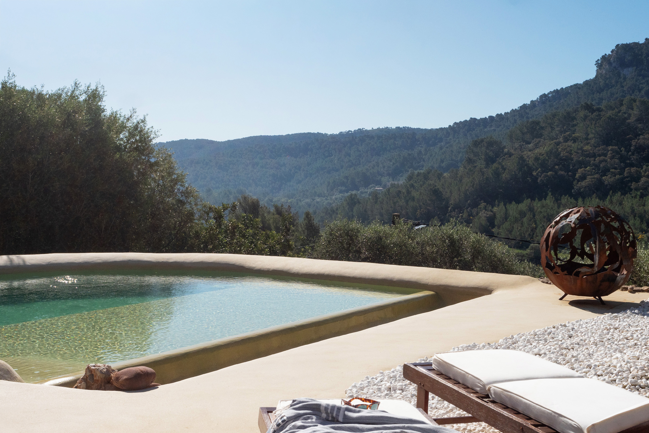 Detached house with pool and garden in Puigpunyent