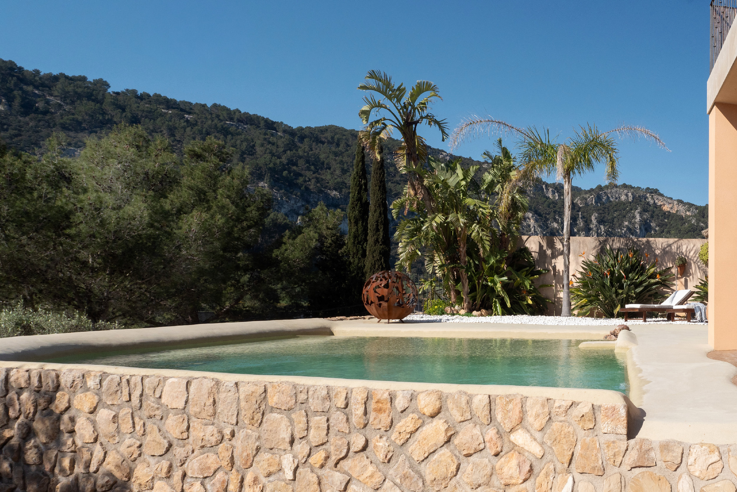 Detached house with pool and garden in Puigpunyent